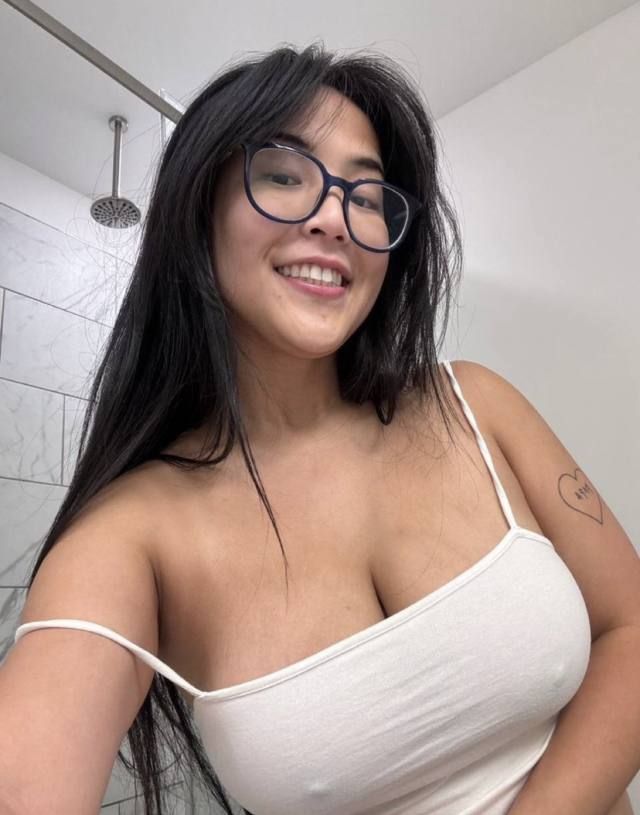 NO PAYMENT REQUIRED- SEXY SINGLE MOM FOR MEET AND FUCK AS LONG AS YOU KNOW HOW TO USE YOUR DIVK🍆🍑💦 - Image 2